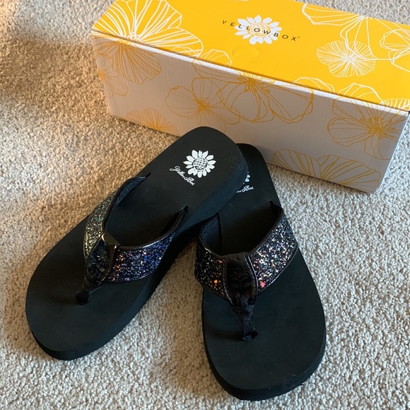 Yellow Box Women's Feliks Flip-Flop - NWOT - Picture 3 of 8